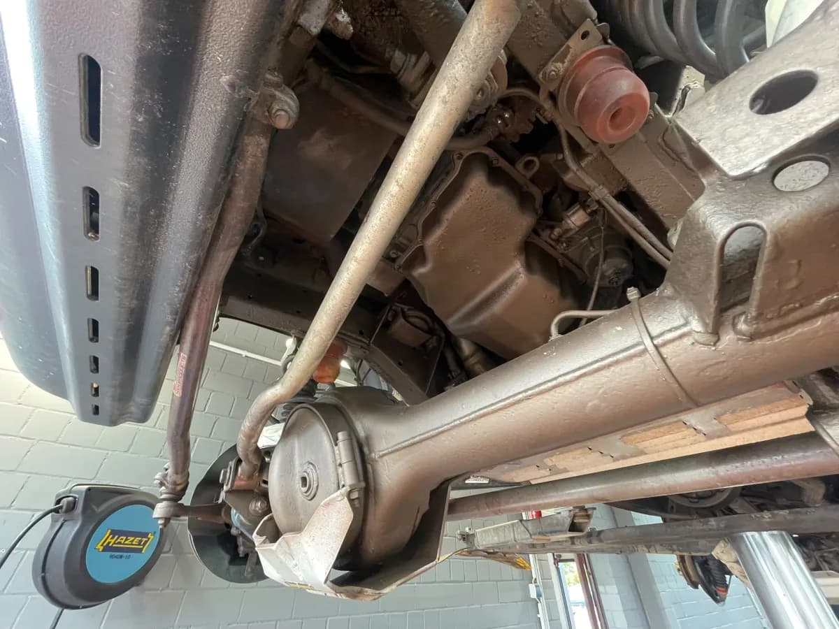 Unterbodenschutz Auto – Rostschutz mit Trockeneisreinigung