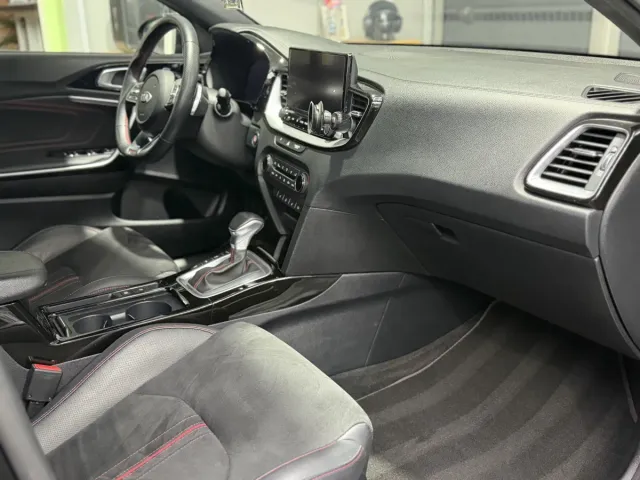 Innenraumaufbereitung/-Pflege bei CarCare Kockejai in Dessau-Roßlau - Professionelle Fahrzeugaufbereitung