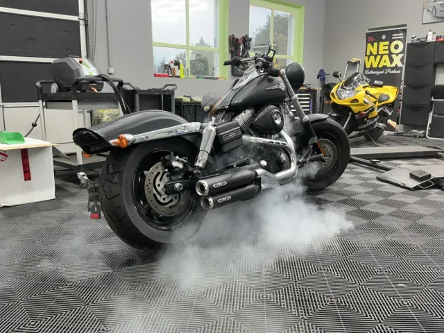 Motorrad bei CarCare Kockejai in Dessau-Roßlau - Professionelle Fahrzeugaufbereitung